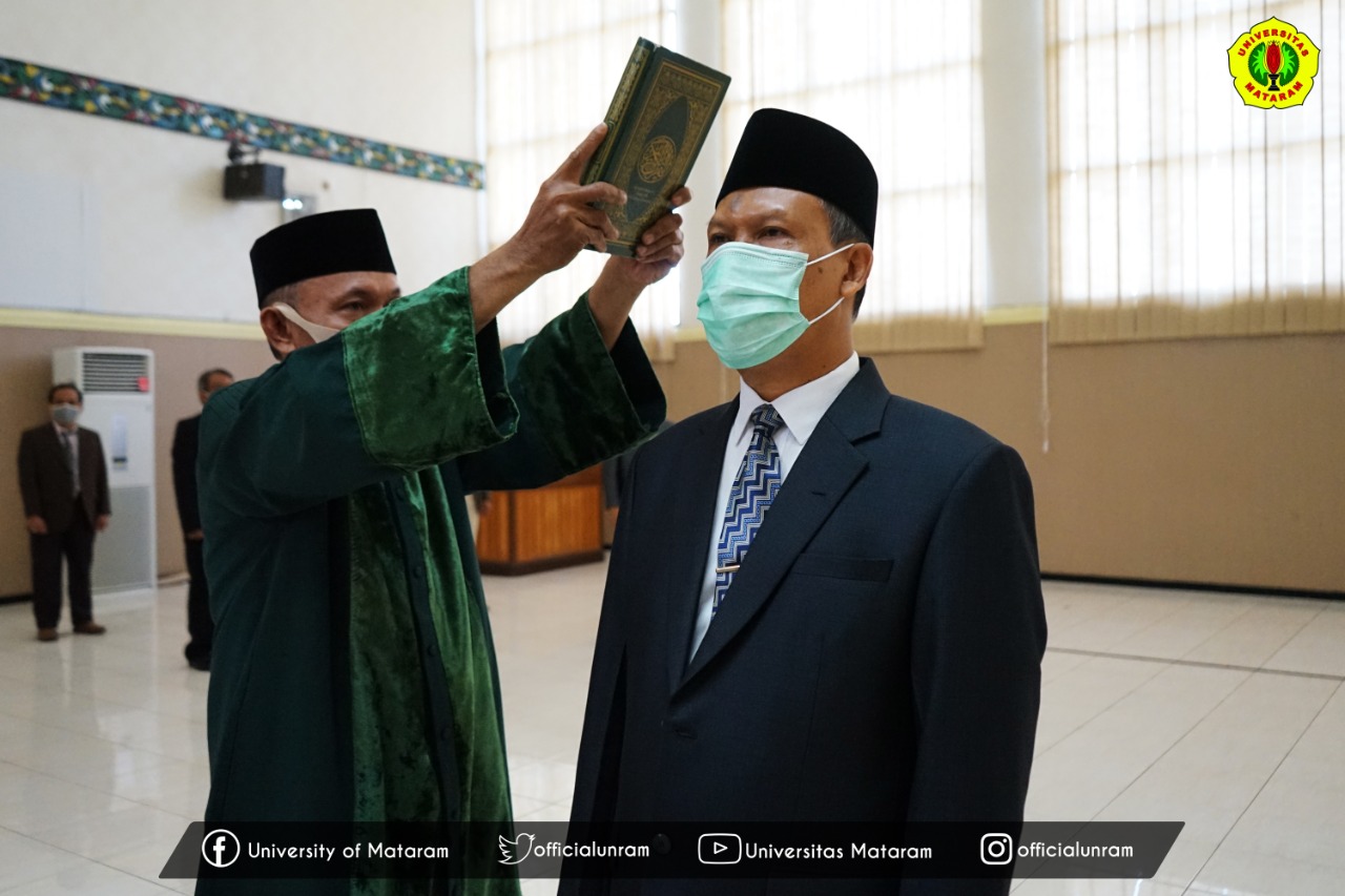 Rektor Unram Lantik Kepala Biro Umum dan Keuangan