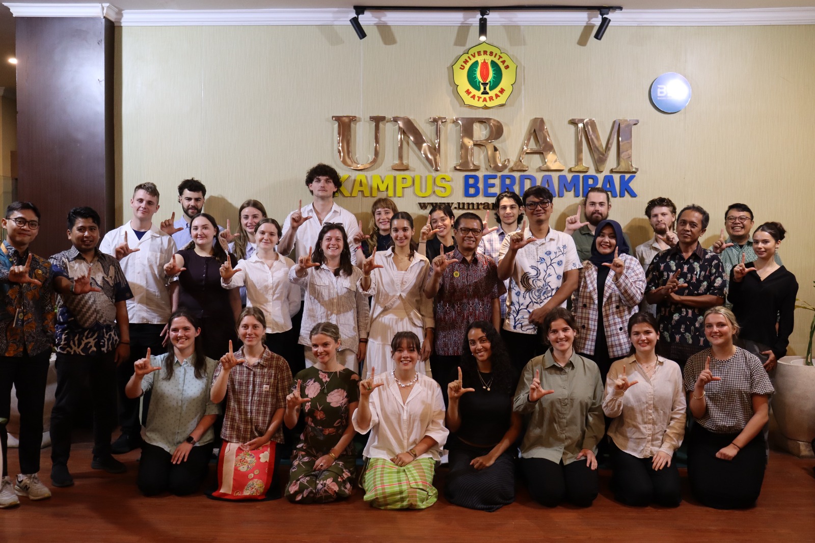 Unram Sambut Mahasiswa Australia dalam Program Magang Lingkungan 2025